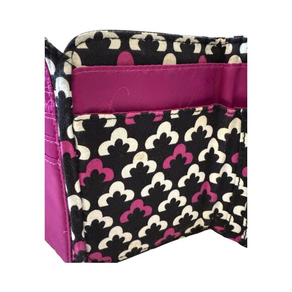 Vera Bradley Canterberry Magenta Wallet Retired Pattern 5.5" Tri Fold Snap Close - Picture 4 of 12